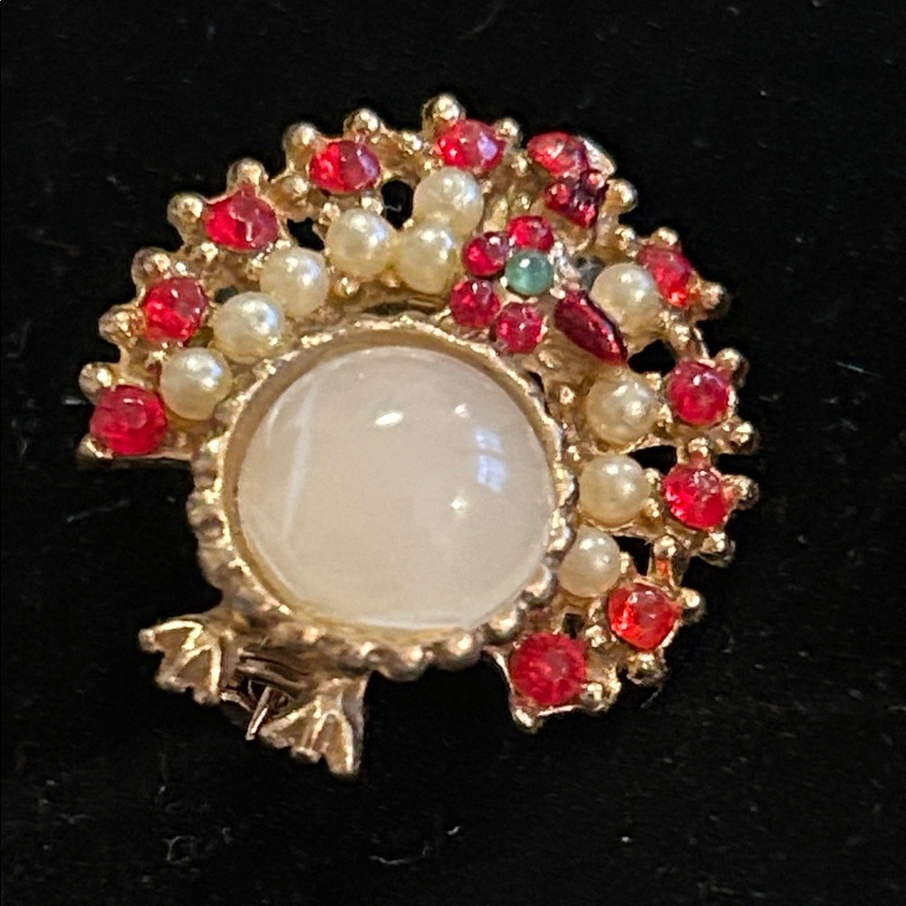 Gold, Red & White Scatter Pins